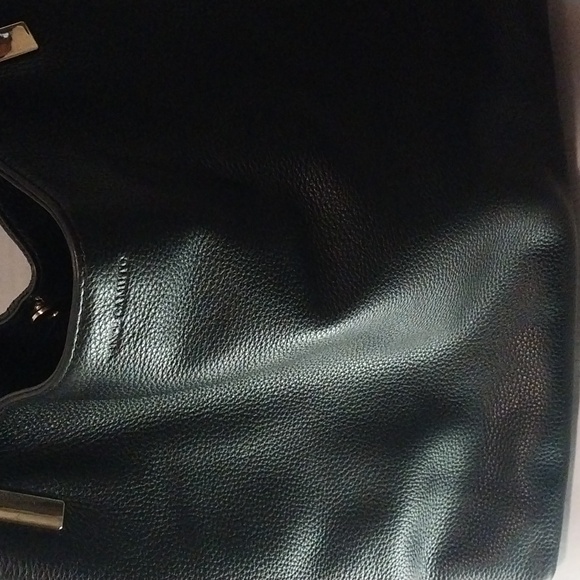 Vince Camuto Elegant Black Shoulder Bag - Picture 1 of 6